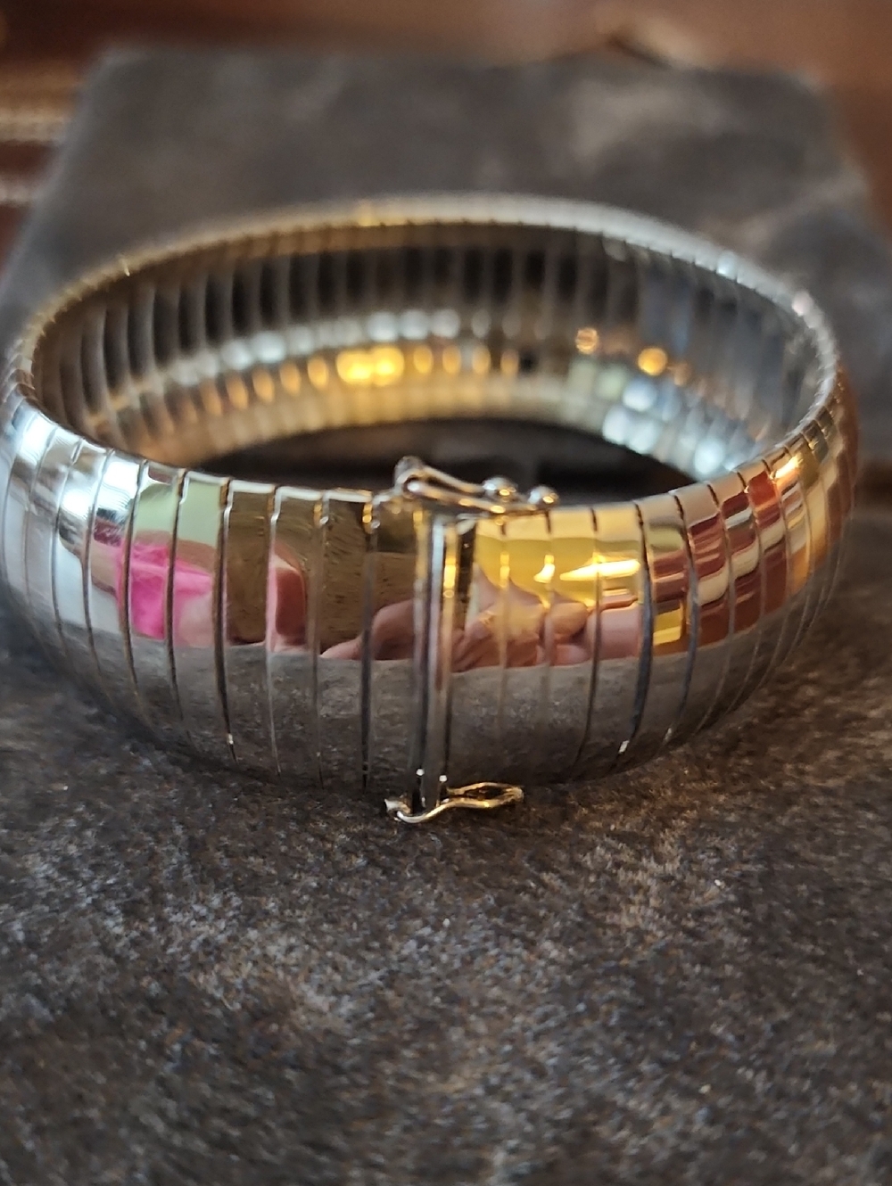 Beautiful Smooth Silver Ribbed Bangle Bracelet - Picture 2 of 7